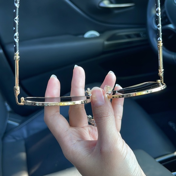 ⚜️ Louis Vuitton sunnies ⚜️ main image 10